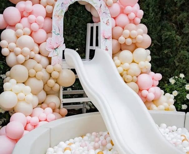 WHITE/BEIGE BALL PIT WITH BASE AND LONG SLIDE 9'X9'